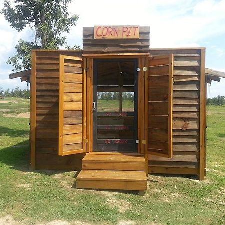 فندق Diamonds Old West مورفريسبورو المظهر الخارجي الصورة