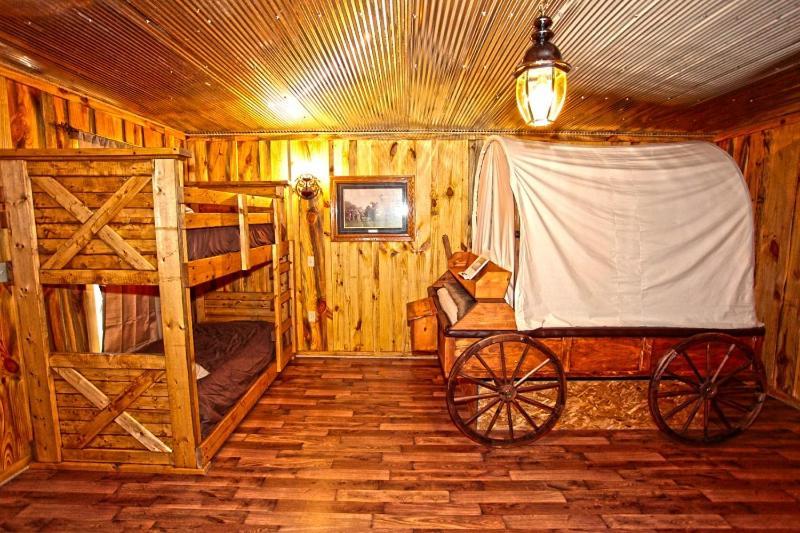 فندق Diamonds Old West مورفريسبورو المظهر الخارجي الصورة