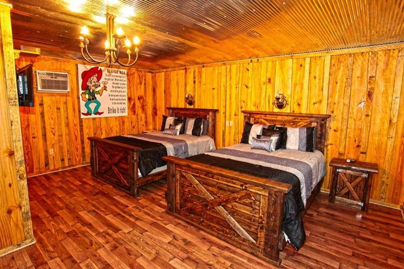 فندق Diamonds Old West مورفريسبورو المظهر الخارجي الصورة