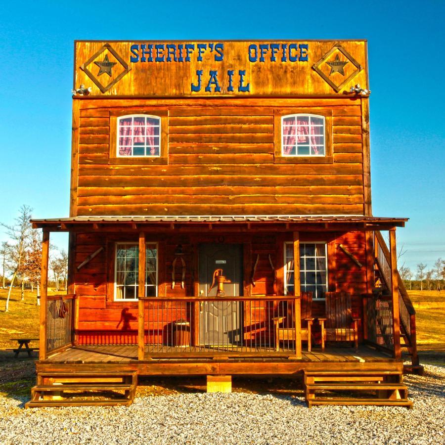 فندق Diamonds Old West مورفريسبورو المظهر الخارجي الصورة