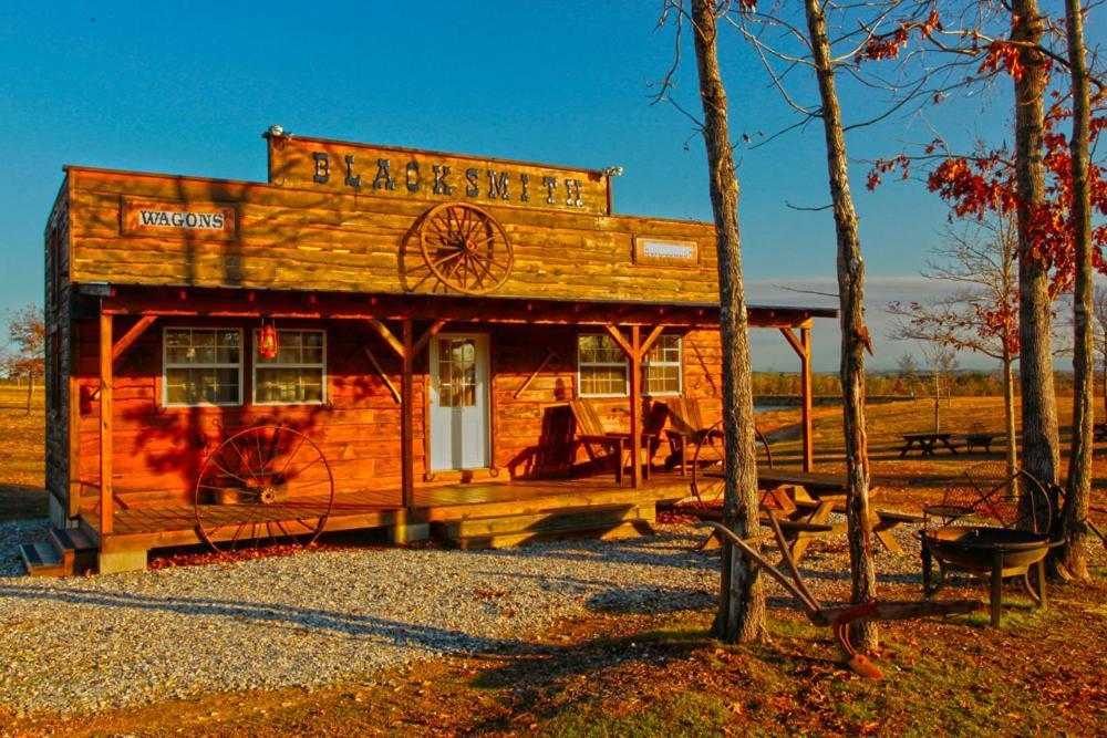 فندق Diamonds Old West مورفريسبورو المظهر الخارجي الصورة